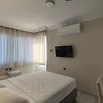 Hikmethan Kusadası