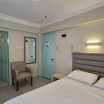 Hikmethan Kusadası