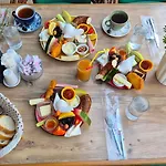 Hikmethan Kuşadası