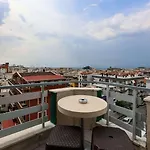 Hikmethan Kuşadası
