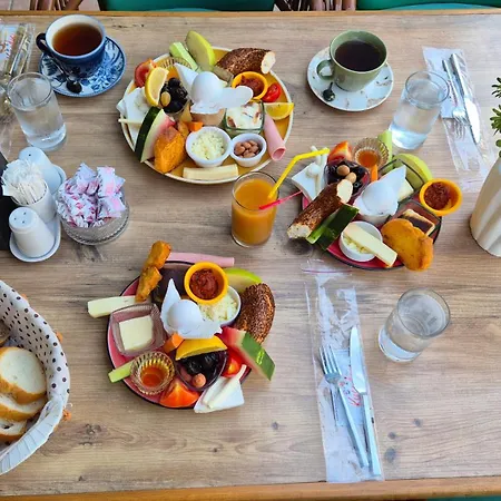 Hikmethan Kusadası